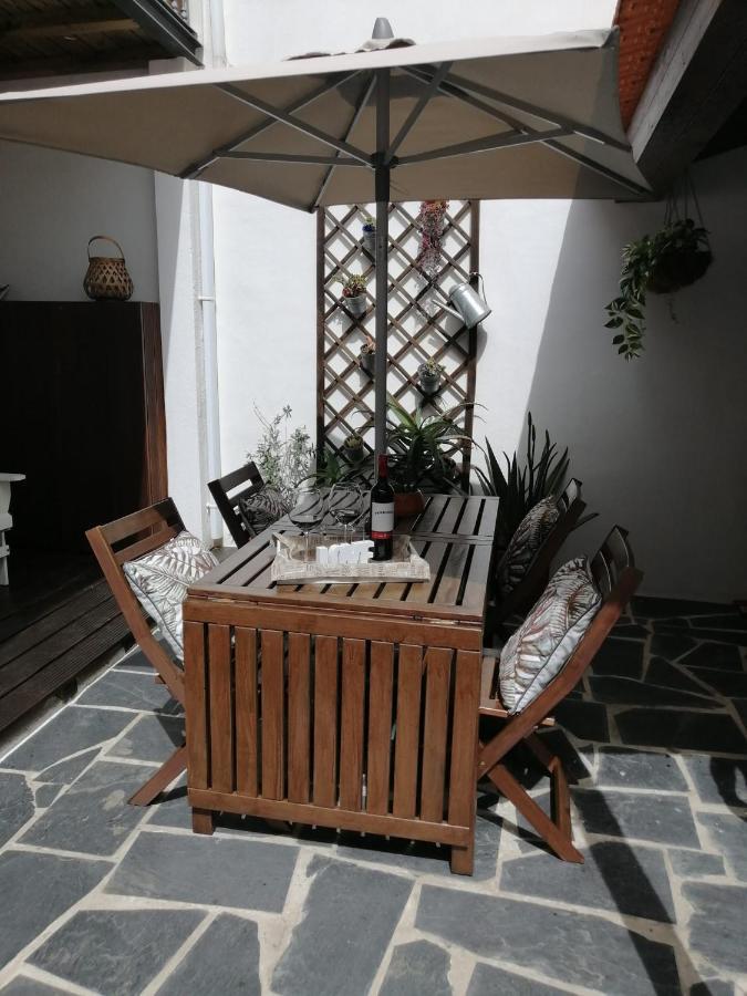 Courtyard House - Sun, Barbecue, Beach سيسيمبرا المظهر الخارجي الصورة