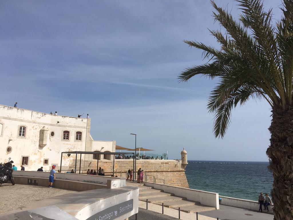 Courtyard House - Sun, Barbecue, Beach سيسيمبرا المظهر الخارجي الصورة